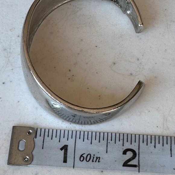 Unbranded Lot of 2 Silver Cuff Women's Fashion Jewelry Metal Bracelets - Picture 10 of 11